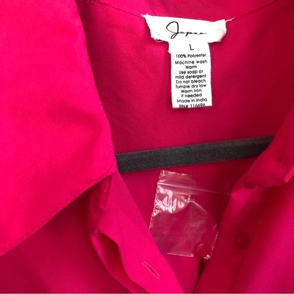 Japna Women’s Sleeveless Button Down - Picture 3 of 5